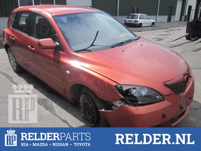 Mazda 3 Sport 1.3i 16V Épave (2004, Orange)