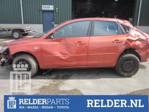 Mazda 3 Sport 1.3i 16V Épave (2004, Orange)