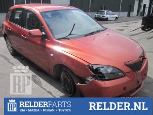 Mazda 3 Sport 1.3i 16V Épave (2004, Orange)
