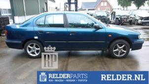 Nissan Primera 2.0 SRi 16V Épave (1998, Bleu)