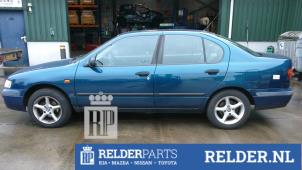 Nissan Primera 2.0 SRi 16V Épave (1998, Bleu)