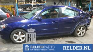 Mazda 3 1.6i 16V Épave (2006, Bleu)