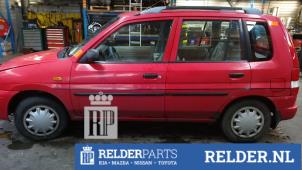 Mazda Demio 1.3 16V Épave (1999, Rouge)
