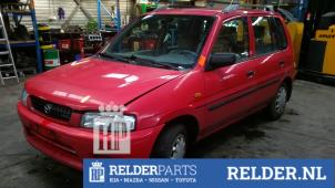 Mazda Demio 1.3 16V Épave (1999, Rouge)