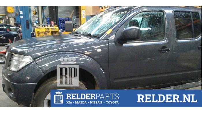 Nissan Navara 2.5 dCi 16V 4x4 Épave (2008, Gris)