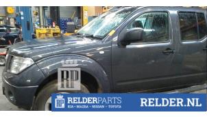 Nissan Navara 2.5 dCi 16V 4x4 Épave (2008, Gris)