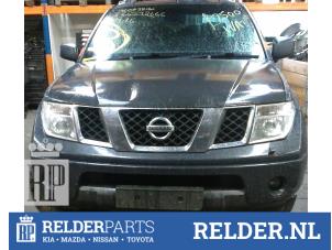 Nissan Navara 2.5 dCi 16V 4x4 Épave (2008, Gris)