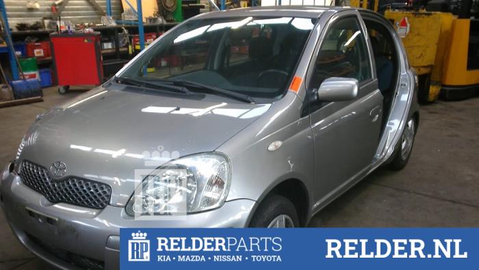 Toyota Yaris 1.3 16V VVT-i Épave (2005, Gris)