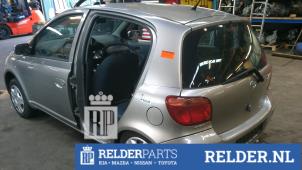 Toyota Yaris 1.3 16V VVT-i Épave (2005, Gris)