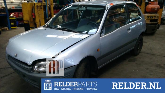 Toyota Starlet 1.3,XLi,GLi 16V Épave (1997, Gris)