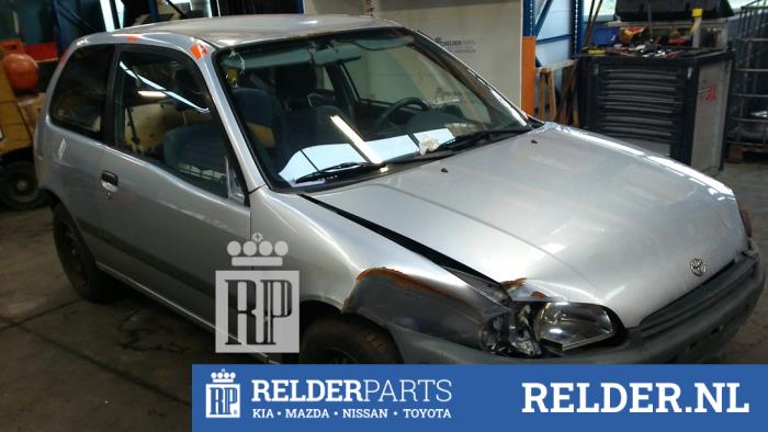 Toyota Starlet 1.3,XLi,GLi 16V Épave (1997, Gris)