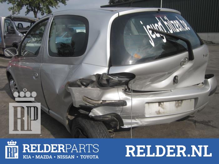 Toyota Yaris 1.3 16V VVT-i Épave (2004, Gris)