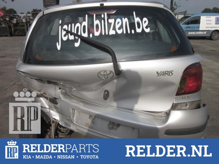Toyota Yaris 1.3 16V VVT-i Épave (2004, Gris)