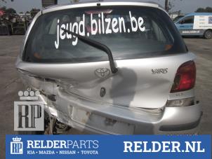 Toyota Yaris 1.3 16V VVT-i Épave (2004, Gris)