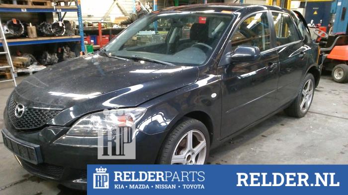 Mazda 3 Sport 1.3i 16V Épave (2005, Noir)