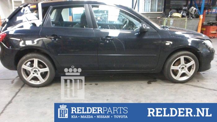 Mazda 3 Sport 1.3i 16V Épave (2005, Noir)