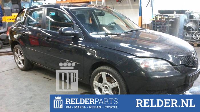 Mazda 3 Sport 1.3i 16V Épave (2005, Noir)