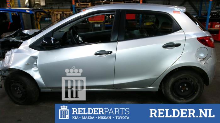 Mazda 2 1.4 CDVi 16V Épave (2011, Gris)