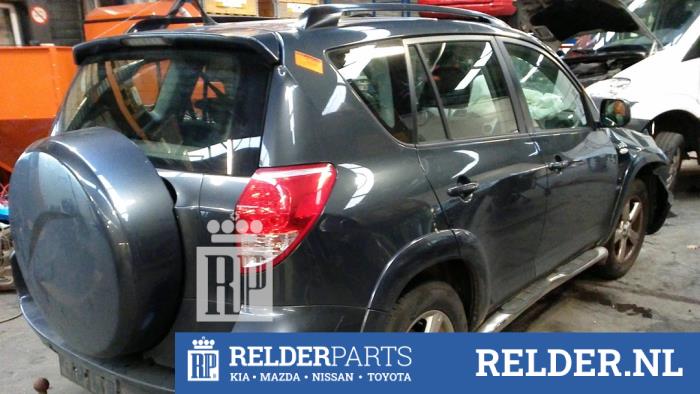 Toyota RAV4 2.2 D-CAT 16V 4x4 Épave (2006, Gris)