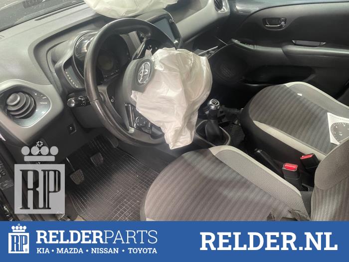 Toyota Aygo 1.0 12V VVT-i Vehículo de desguace (2019, Gris)