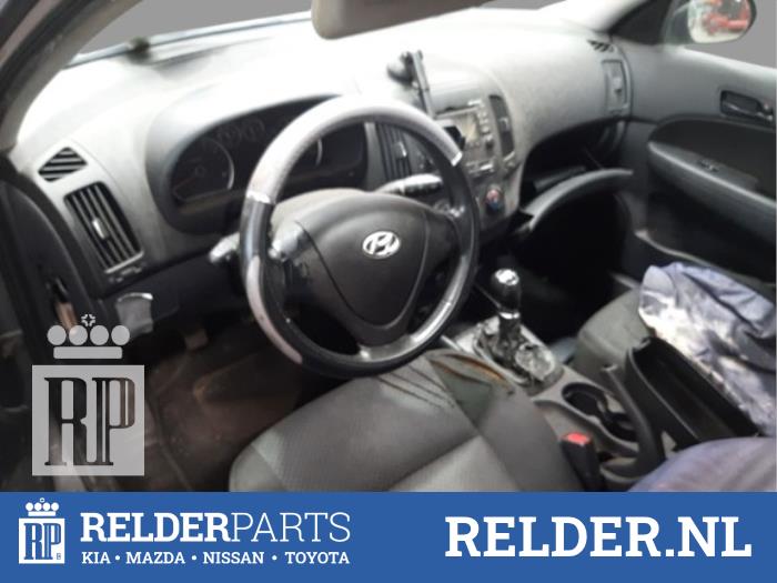 Hyundai i30 Crosswagon 1.4 CVVT 16V Épave (2010, Gris)