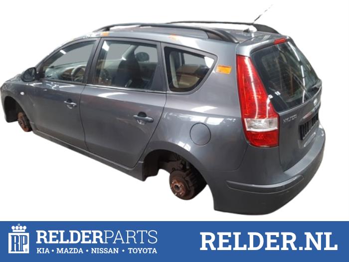 Hyundai i30 Crosswagon 1.4 CVVT 16V Épave (2010, Gris)