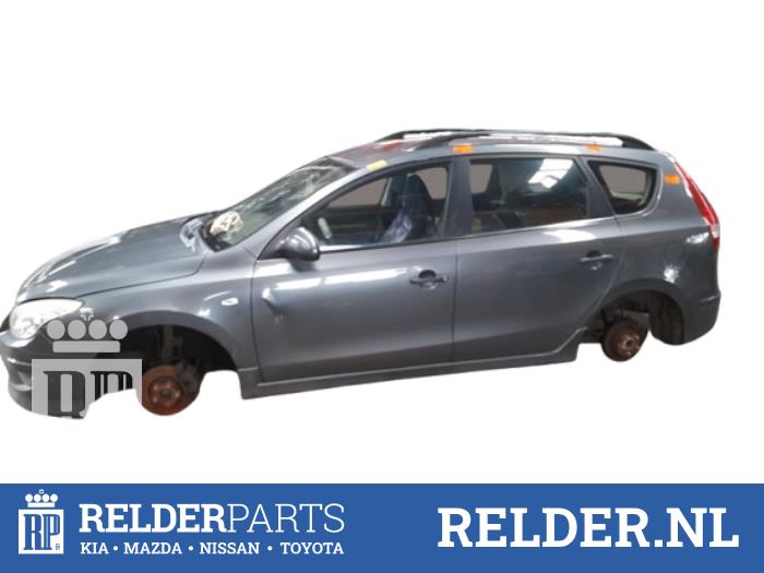 Hyundai i30 Crosswagon 1.4 CVVT 16V Épave (2010, Gris)
