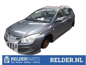 Hyundai i30 Crosswagon 1.4 CVVT 16V Épave (2010, Gris)