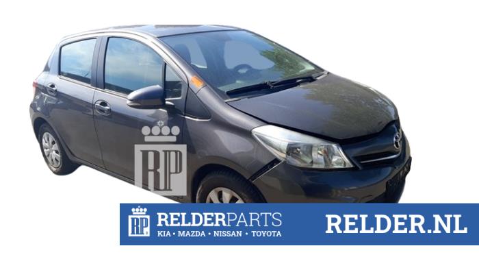 Toyota Yaris III 1.0 12V VVT-i Vehículo de desguace (2014, Gris)