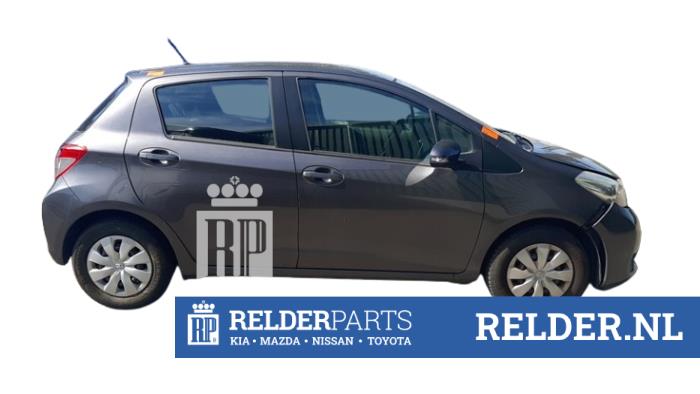 Toyota Yaris III 1.0 12V VVT-i Vehículo de desguace (2014, Gris)