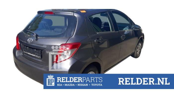 Toyota Yaris III 1.0 12V VVT-i Vehículo de desguace (2014, Gris)