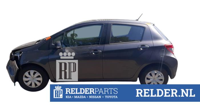 Toyota Yaris III 1.0 12V VVT-i Vehículo de desguace (2014, Gris)
