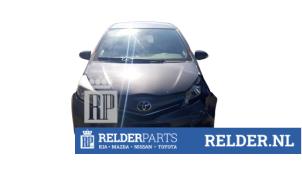 Toyota Yaris III 1.0 12V VVT-i Vehículo de desguace (2014, Gris)