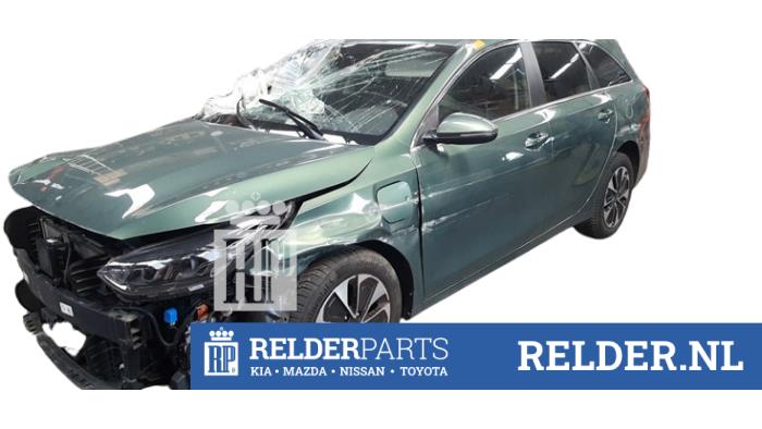 Kia Ceed Sportswagon 1.6 GDI 16V PHEV Vehículo de desguace (2024, Verde)
