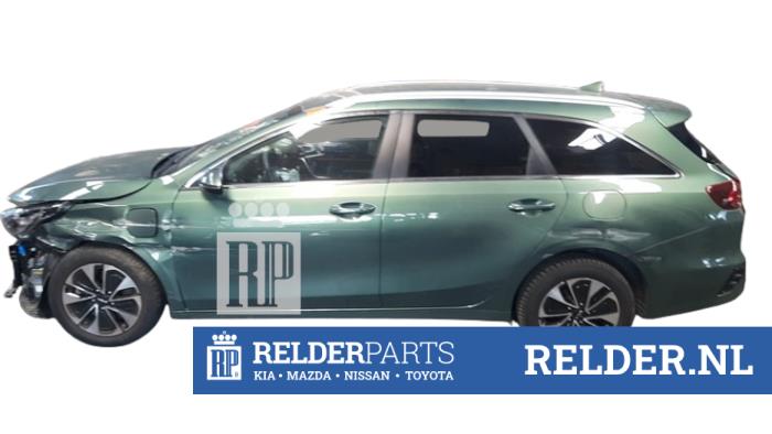 Kia Ceed Sportswagon 1.6 GDI 16V PHEV Vehículo de desguace (2024, Verde)