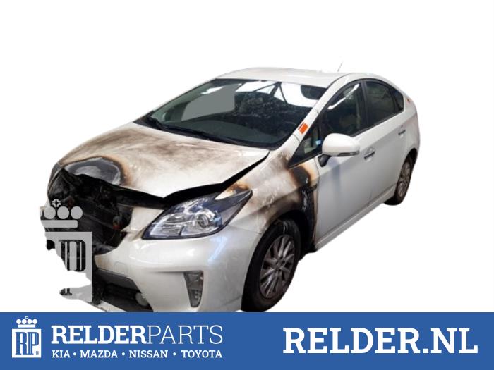 Toyota Prius 1.8 16V Plug-in  (Schrott)