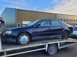 Audi A6 2.4 V6 30V  (Skrot)