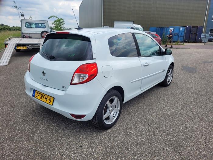 Renault Clio III 1.5 dCi FAP Salvage vehicle (2011, White)