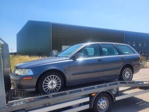 Volvo V40 1.8 16V  (Épave)