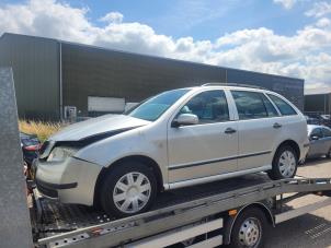 Skoda Fabia 1.4i 16V  (Épave)