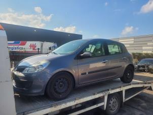 Renault Clio III 1.2 16V TCe 100  (Épave)