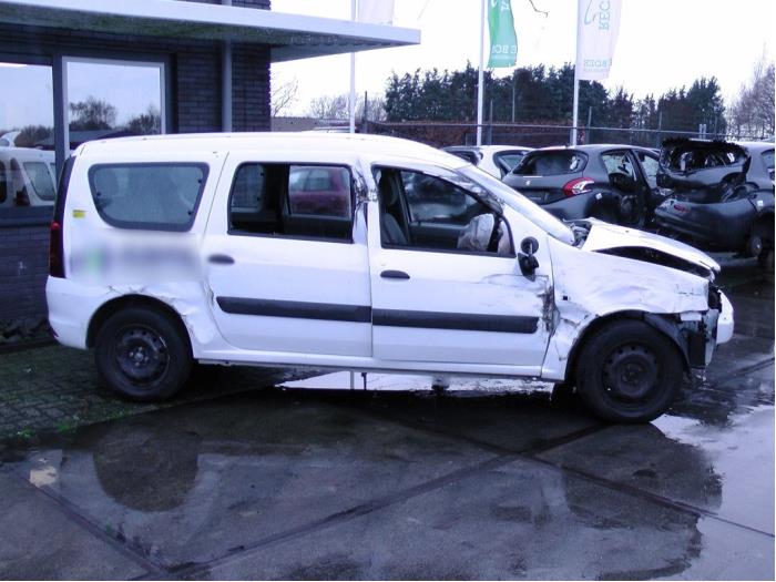 Dacia Logan MCV 1.6 MPI 85 Salvage vehicle (2011, White)