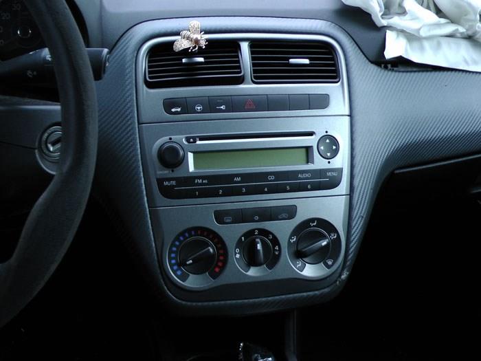Fiat Grande Punto 1.4 16V Épave (2009, Gris)