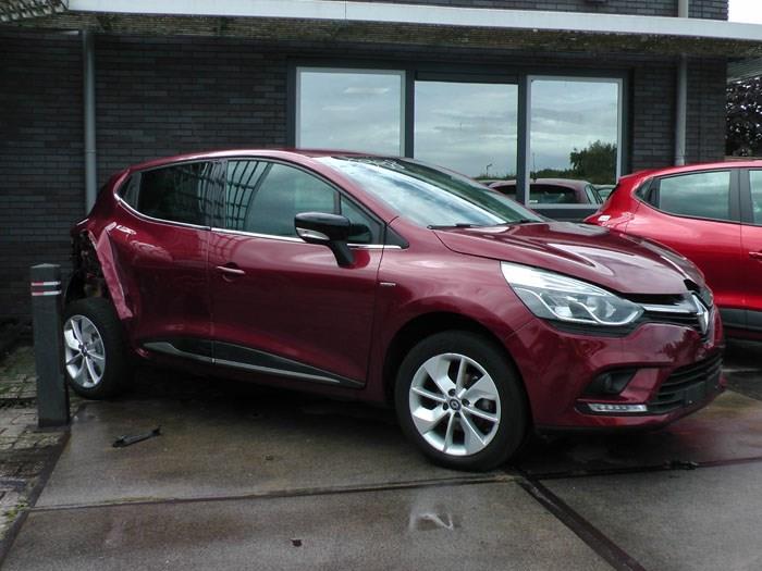 Renault Clio IV 0.9 Energy TCE 90 12V Salvage vehicle (2017, Red)