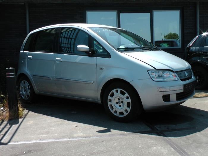 Fiat Idea 1.4 16V Salvage vehicle (2006, Gray)