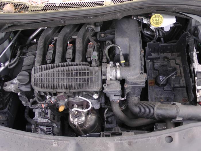 Peugeot 208 I 1.2 Vti 12V PureTech 82 Épave (2014, Bleu)