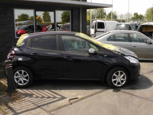Peugeot 208 I 1.2 Vti 12V PureTech 82 Épave (2014, Bleu)