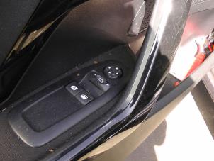 Peugeot 208 I 1.2 Vti 12V PureTech 82 Épave (2014, Bleu)
