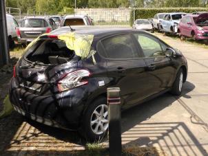 Peugeot 208 I 1.2 Vti 12V PureTech 82 Épave (2014, Bleu)