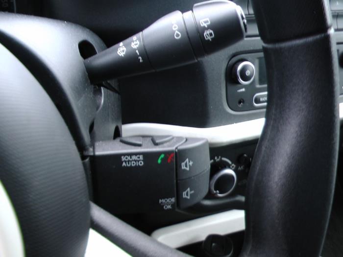 Renault Twingo III 1.0 SCe 70 12V Skrotfordon (2016, GRIJS)